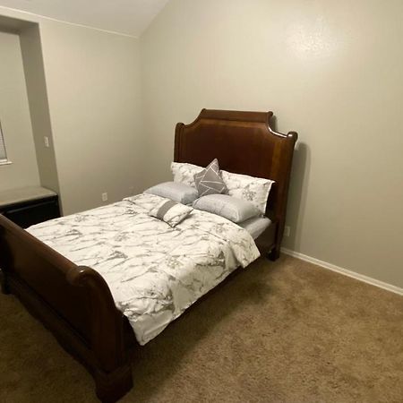 Beautiful Peaceful Desirable Home In Madera Rancho Exterior photo