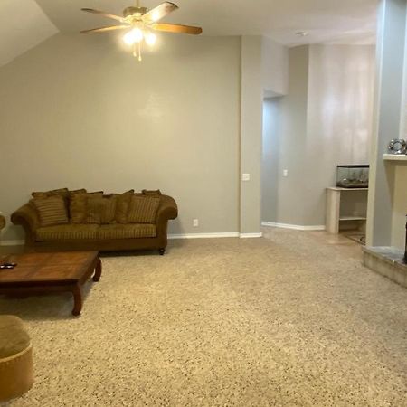 Beautiful Peaceful Desirable Home In Madera Rancho Exterior photo