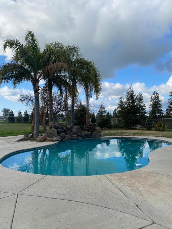 Beautiful Peaceful Desirable Home In Madera Rancho Exterior photo