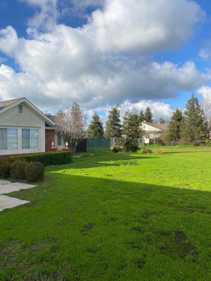 Beautiful Peaceful Desirable Home In Madera Rancho Exterior photo